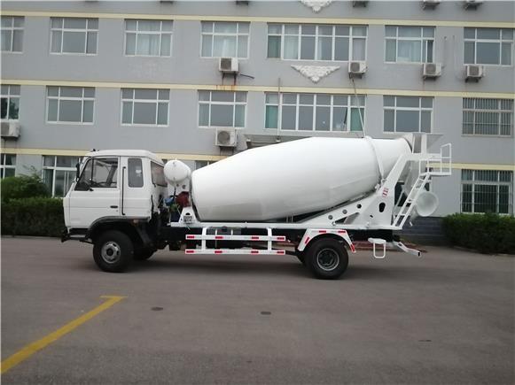 山東3方東風攪拌車小型攪拌車