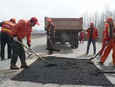 聯(lián)誠道路瀝青冷補料修補專治道路坑槽