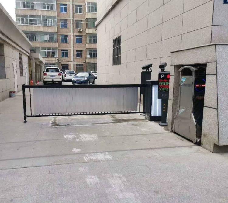 淄博栅栏道闸门小区升降杆淄博停车场起落杆安装公司-鑫鲁冠