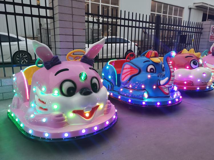新款广场双人电动兔子碰碰车户外景区儿童亲子游乐设备摆摊夜市车
