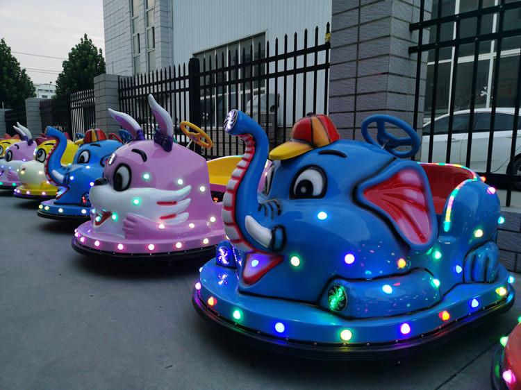 新款广场双人电动兔子碰碰车户外景区儿童亲子游乐设备摆摊夜市车