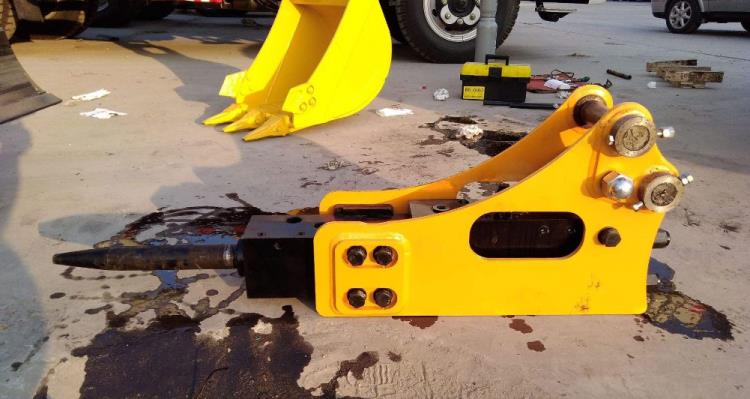 吉林卡特305挖掘机破碎锤