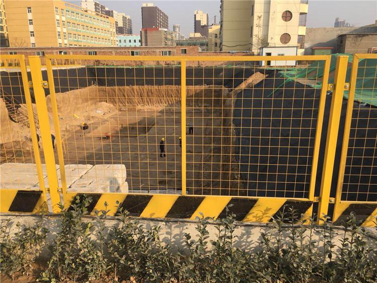 甘肃陇南定型防护围栏 基坑防撞护栏 网片式基坑临边护栏网