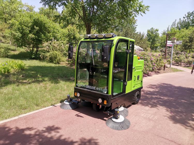 保定電動掃地車  電動清掃車  公園掃地車