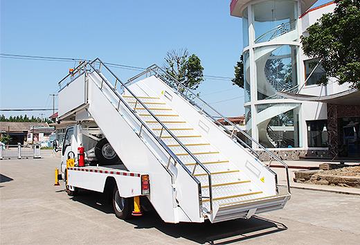 空港设备旅客登机梯客梯车