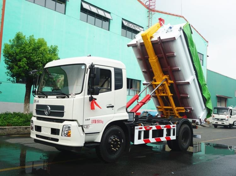 湖北新中綠東風(fēng)天錦勾臂垃圾車