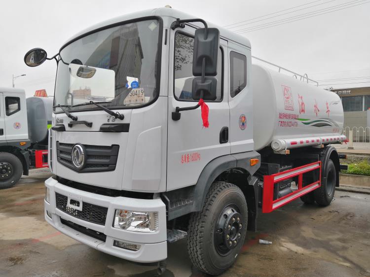 廣州工程工地灑水車廠家直銷歡迎來辦事處看車