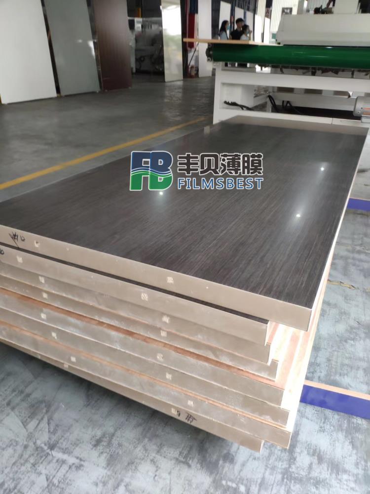 豐貝新材BOPP木板碳纖維離型膜 啞光亮光效果出眾 質(zhì)量穩(wěn)定