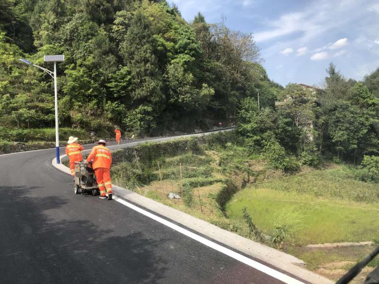 重慶墊江道路熱熔標(biāo)線(xiàn)劃車(chē)位線(xiàn)施工公司