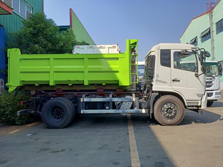 東風天錦12噸勾臂垃圾車