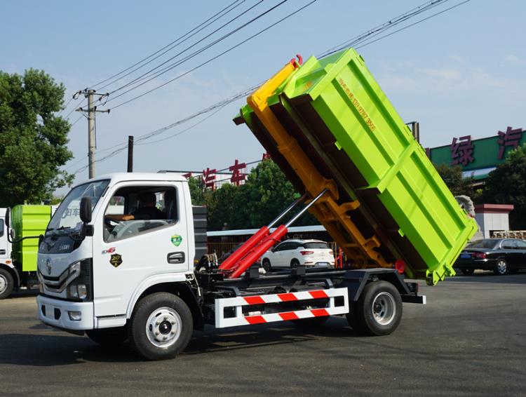 湖北新中綠5噸東風勾臂垃圾車廠家直銷