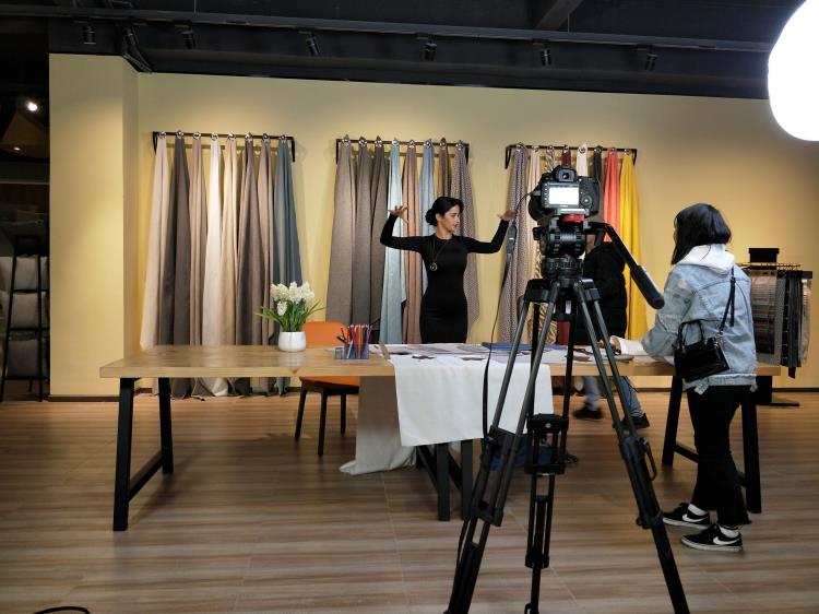 深圳鞋业宣传片拍摄坪山视频制作-巨画谱写脚踏实地的坚持
