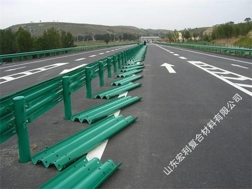 安徽天長(zhǎng)縣熱鍍鋅噴塑波形護(hù)欄工地工廠價(jià)格