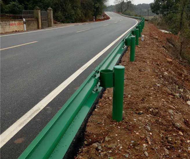 陜西寶雞鳳縣波形護(hù)欄板工地工廠價格