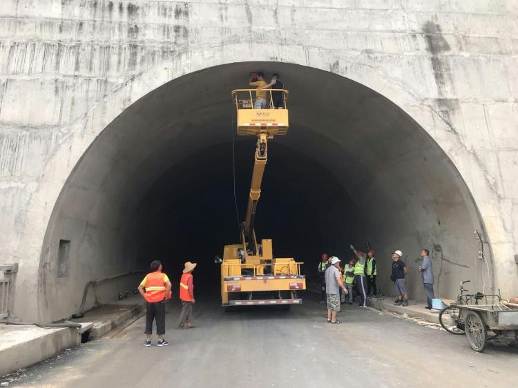 昆明隧道檢測車租賃 路燈檢修車出租