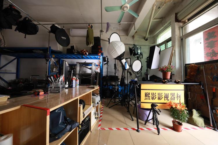 南山視頻制作深圳物聯(lián)企業(yè)宣傳片拍攝巨畫傳媒貼心服務(wù)
