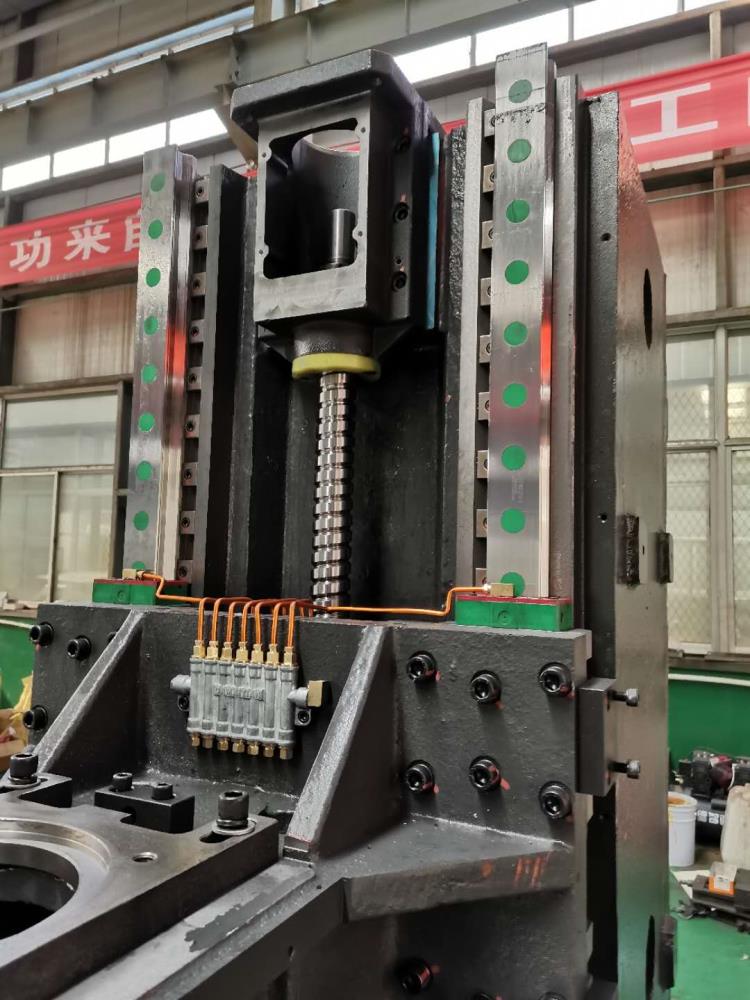 数控立式加工中心vmc1160上银滚柱线轨圆盘刀库