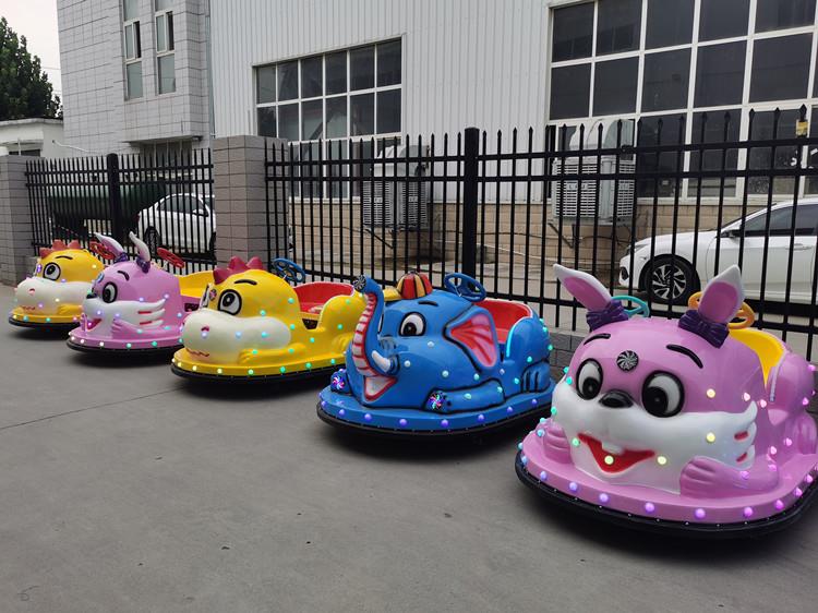 新款广场双人电动兔子碰碰车户外景区儿童亲子游乐设备摆摊夜市车