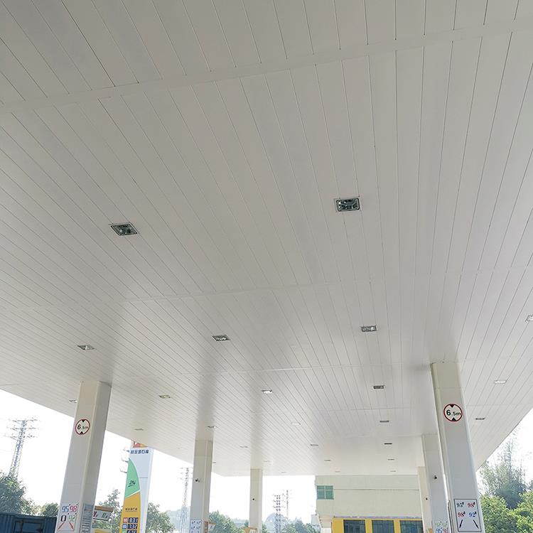 防風(fēng)鋁條扣 加油站罩棚吊頂天花 S型鋁扣板