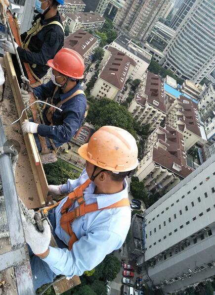 上海外墙渗水维修 外墙割胶打胶补漏 吊绳墙面翻新