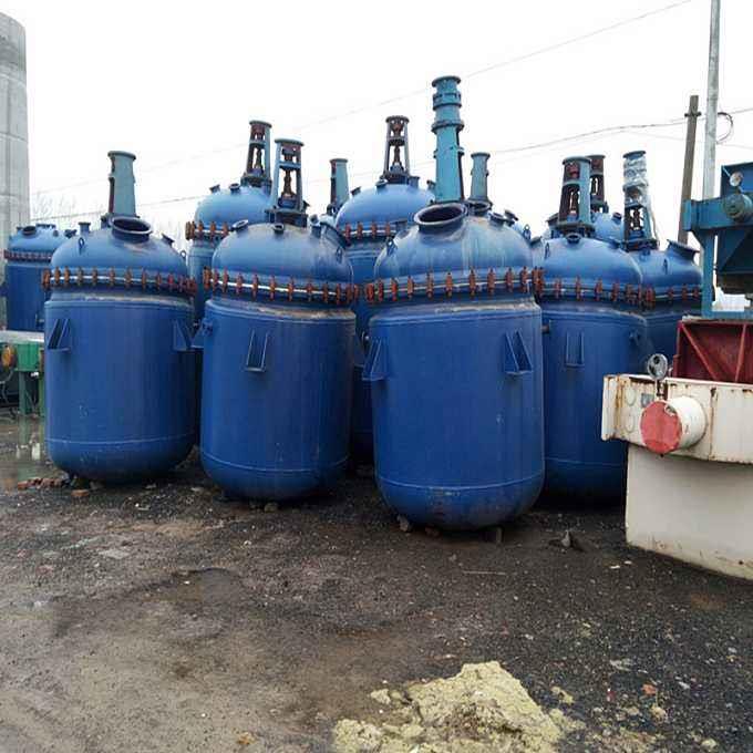 供應(yīng)二手9成新搪瓷反應(yīng)釜