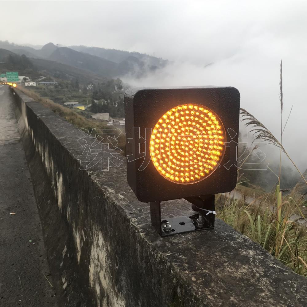 深圳立达高速公路防雾灯雾区诱导智能雾灯