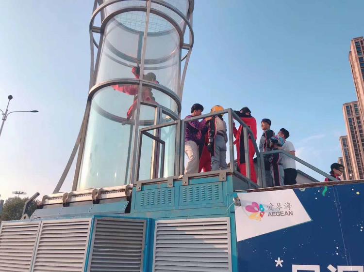 青岛大型垂直风洞租赁青岛冲浪模拟器租赁青岛反射镜展道具租赁