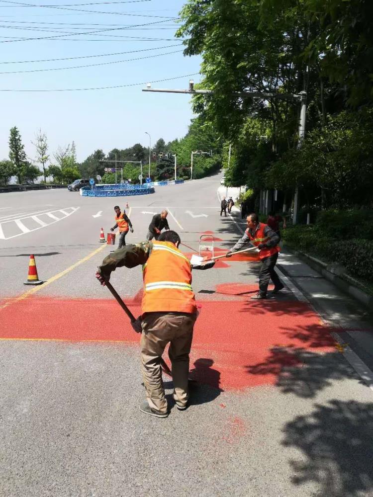 重沥青路面铺设及路面修补施工公司