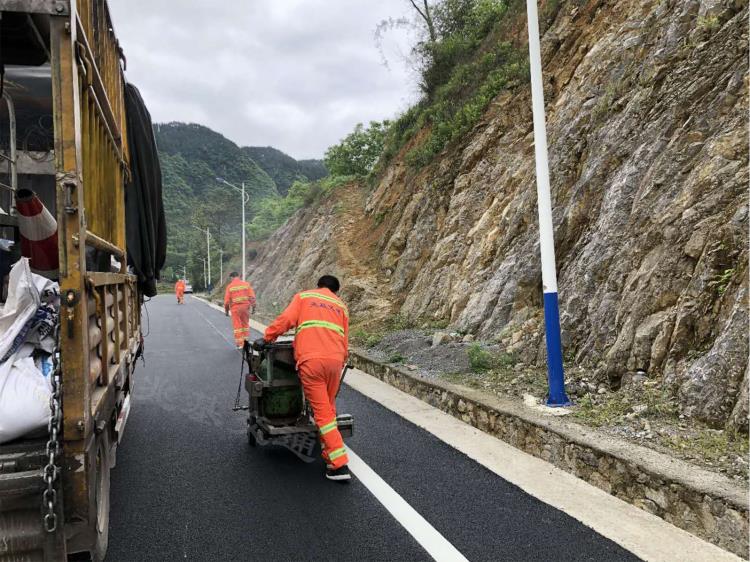 重慶貴州道路熱熔標(biāo)線施工公司