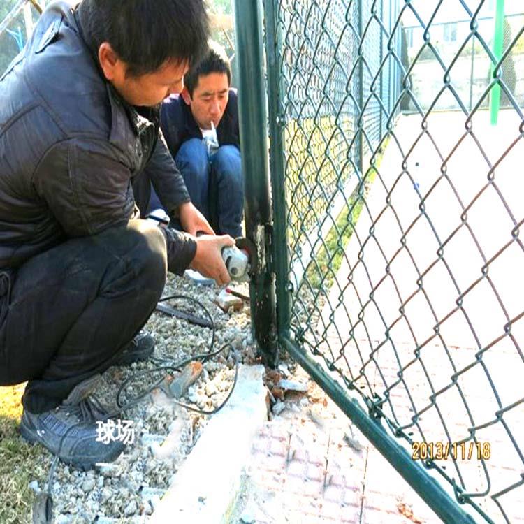 东胜球场护栏网 内蒙古包头体育围栏网厂家