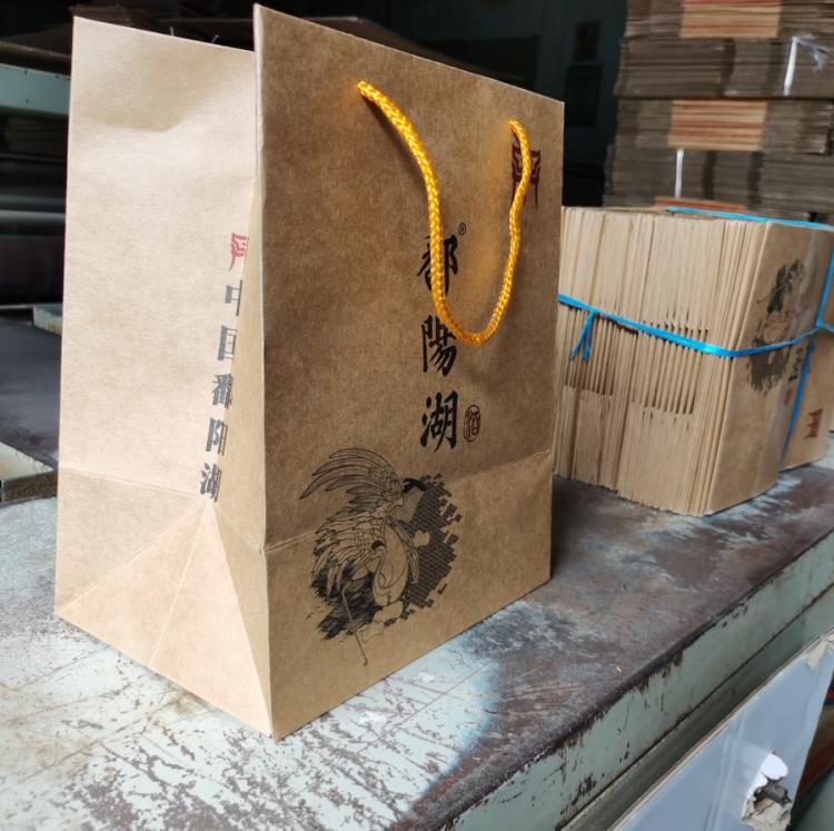 山東淄博浙江包裝用禮品袋手提袋紙制品牛皮紙各種規(guī)格定制廠家