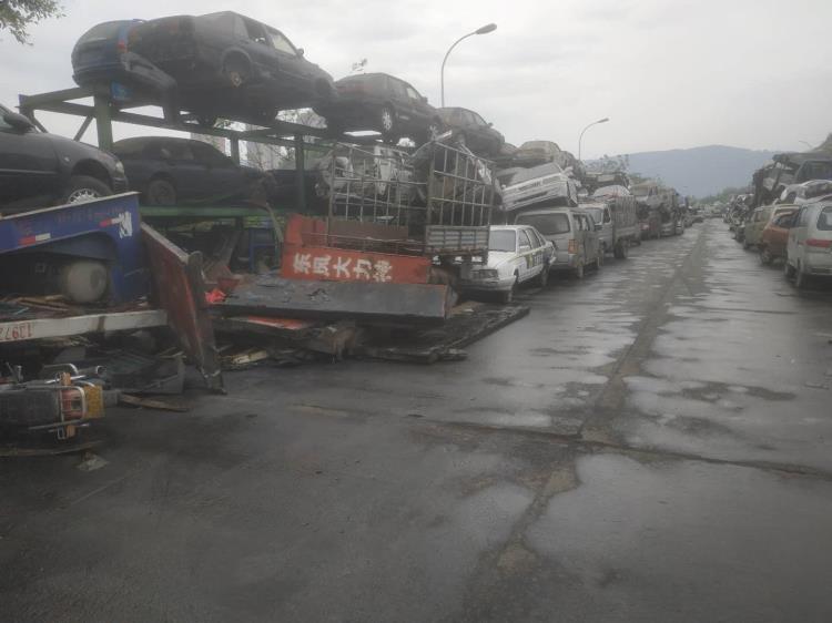 重慶報(bào)廢車市場拆車件重慶汽車報(bào)廢公司汽車報(bào)廢拆解設(shè)備