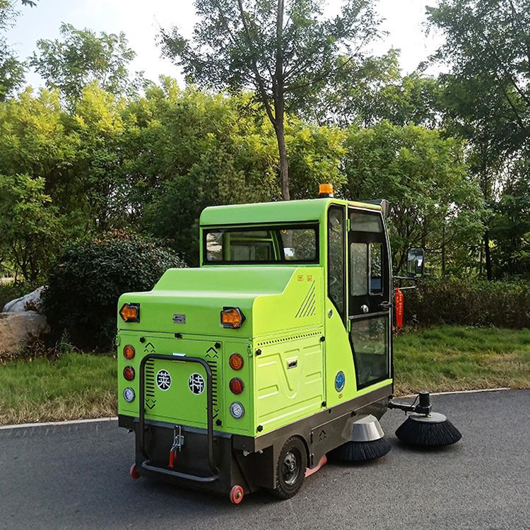 新能源電動霧炮掃地車環(huán)衛(wèi)小型電動掃路車電動高壓洗掃噴一體車