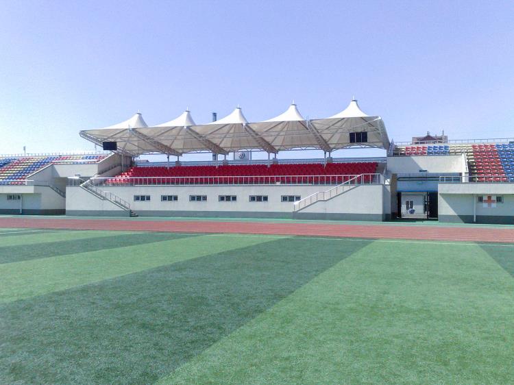 廣州越宏球場(chǎng)膜結(jié)構(gòu)遮陽雨棚Q235膜結(jié)構(gòu)看臺(tái)定制