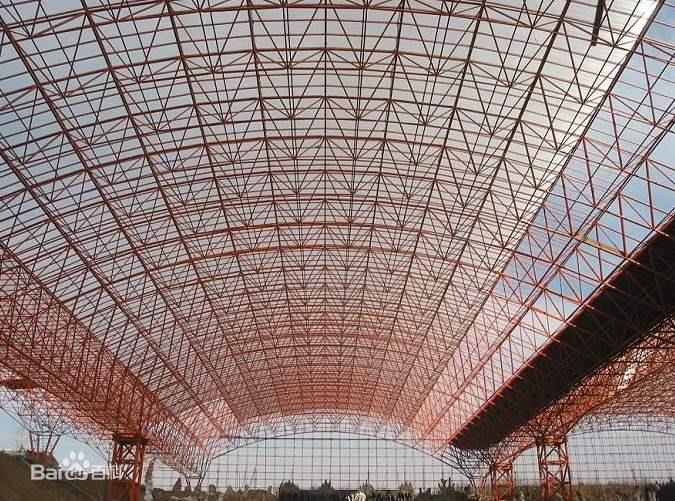 平谷钢结构制作制作安装施工团队 搭建福鑫腾达弧形屋架