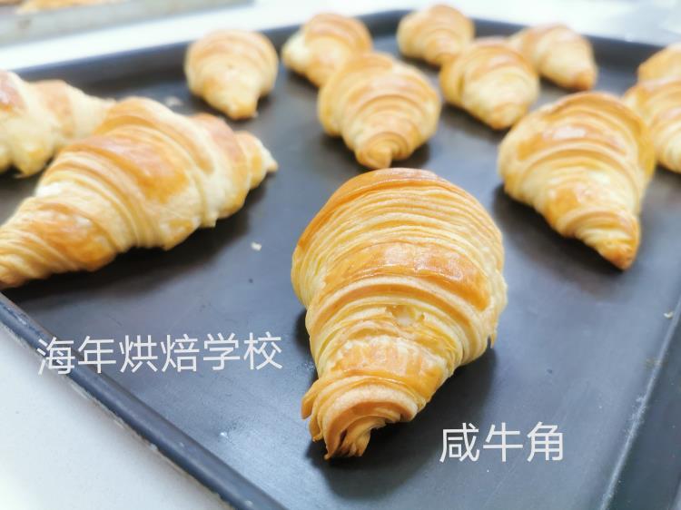 龍華學做面包得培訓我找海年烘焙學院